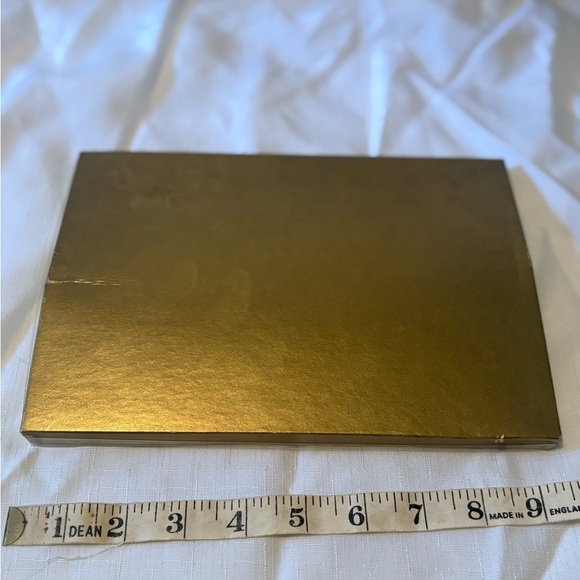 Vintage Embroidered Handkerchief Set with Floral Design - Picture 4 of 4